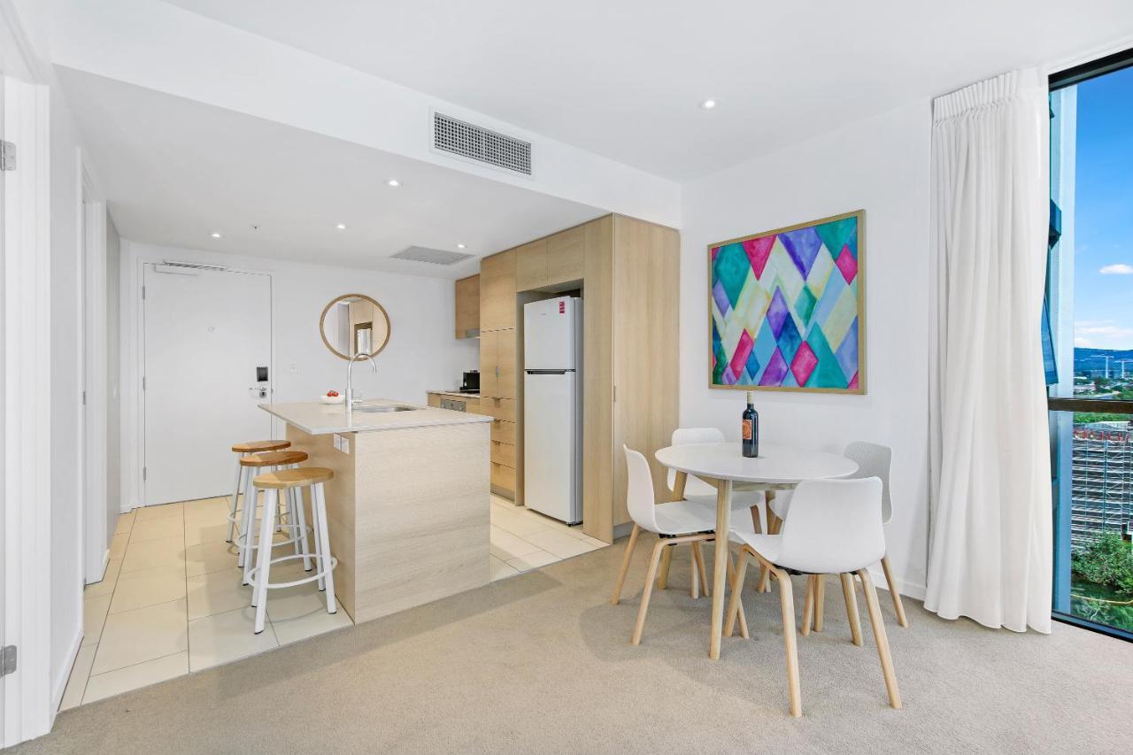 The Eureka Gold Coast Residence On Broadbeach Bagian luar foto