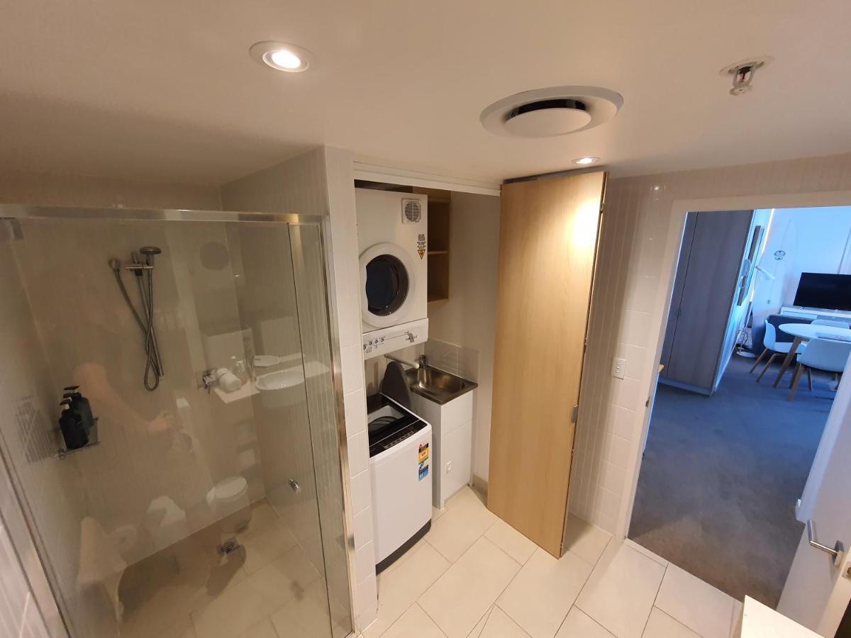 The Eureka Gold Coast Residence On Broadbeach Bagian luar foto